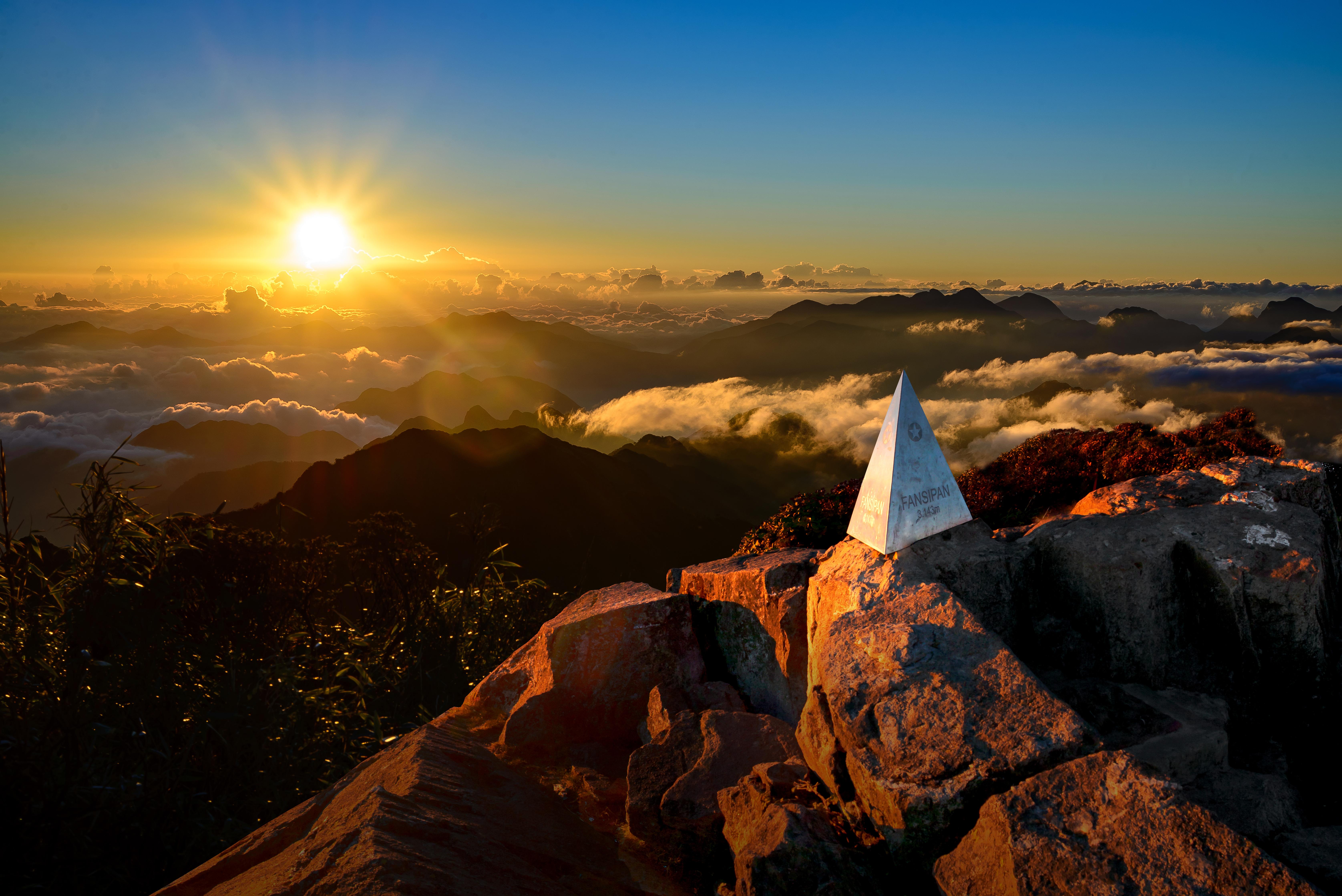 Hotel De La Coupole - Mgallery Sapa Εξωτερικό φωτογραφία The summit of Mount Si
